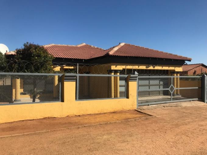2 Bedroom House to Rent in Soshanguve - Property to rent - MR636213