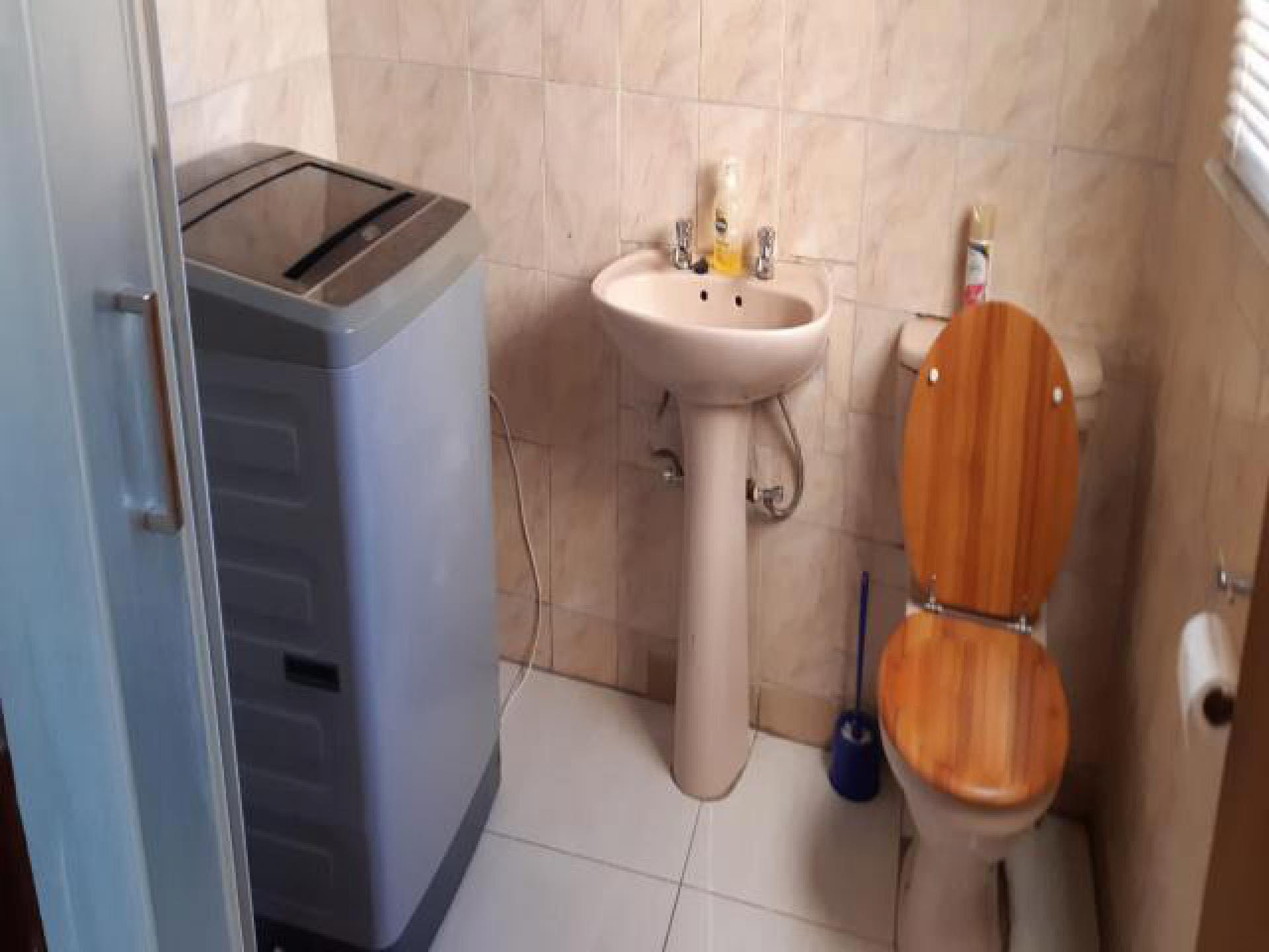 Bathroom 2 of property in Ga-Rankuwa