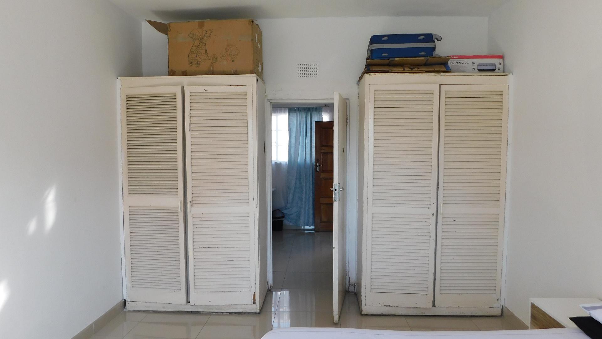 Main Bedroom - 20 square meters of property in Bulwer (Dbn)