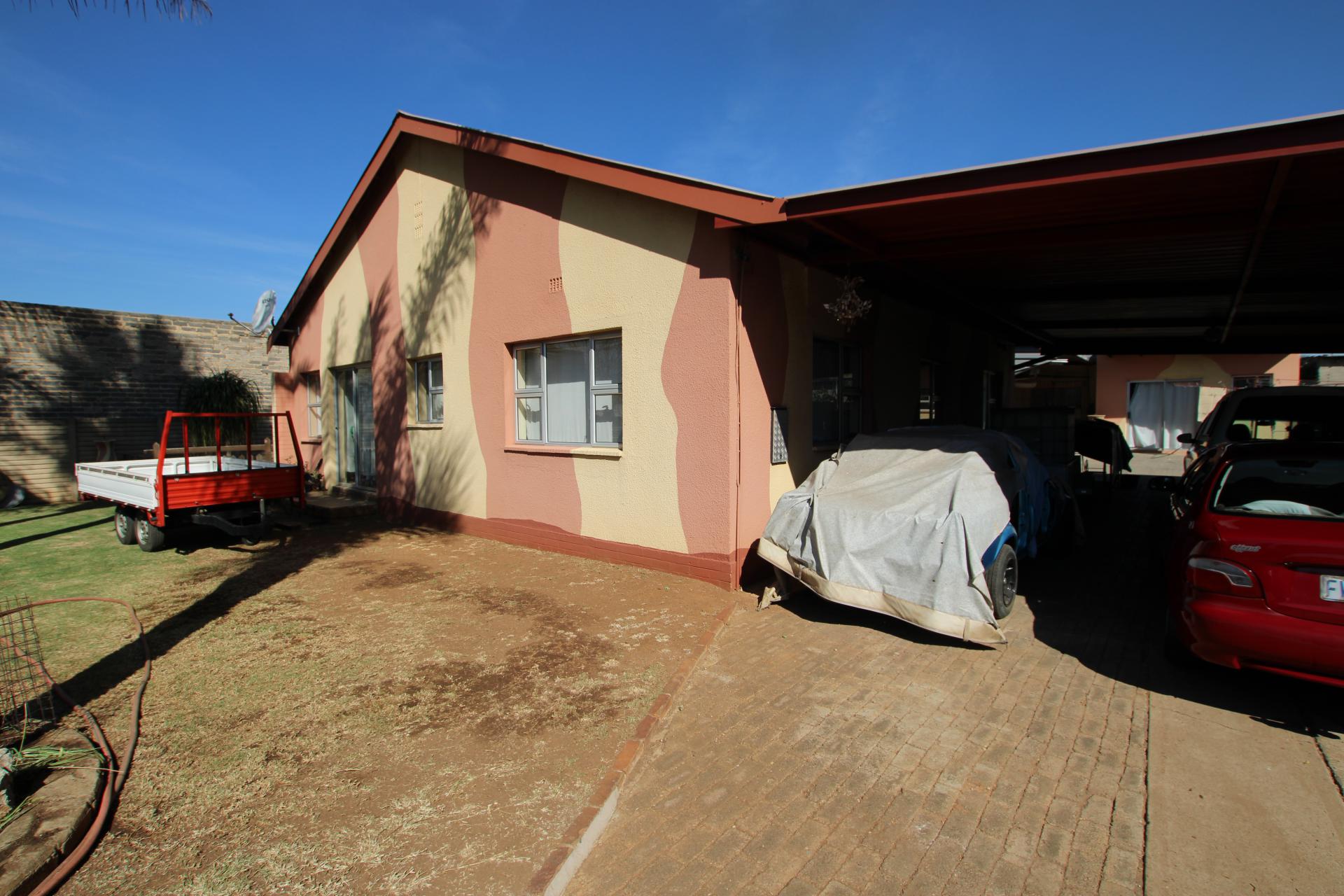  of property in Elandsfontein Rail