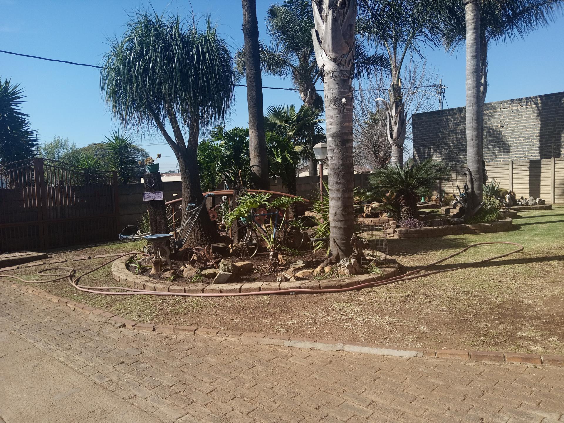  of property in Elandsfontein Rail