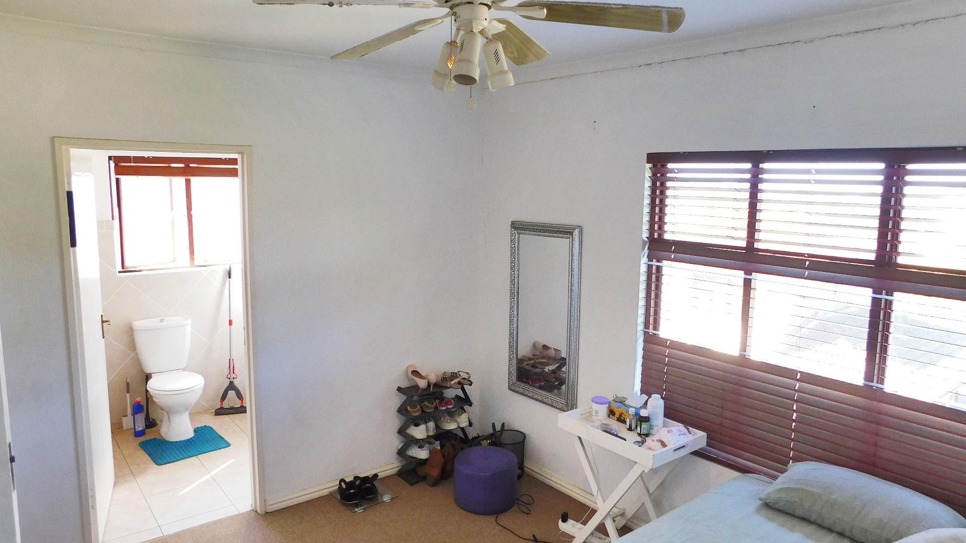 Main Bedroom - 14 square meters of property in New Germany 