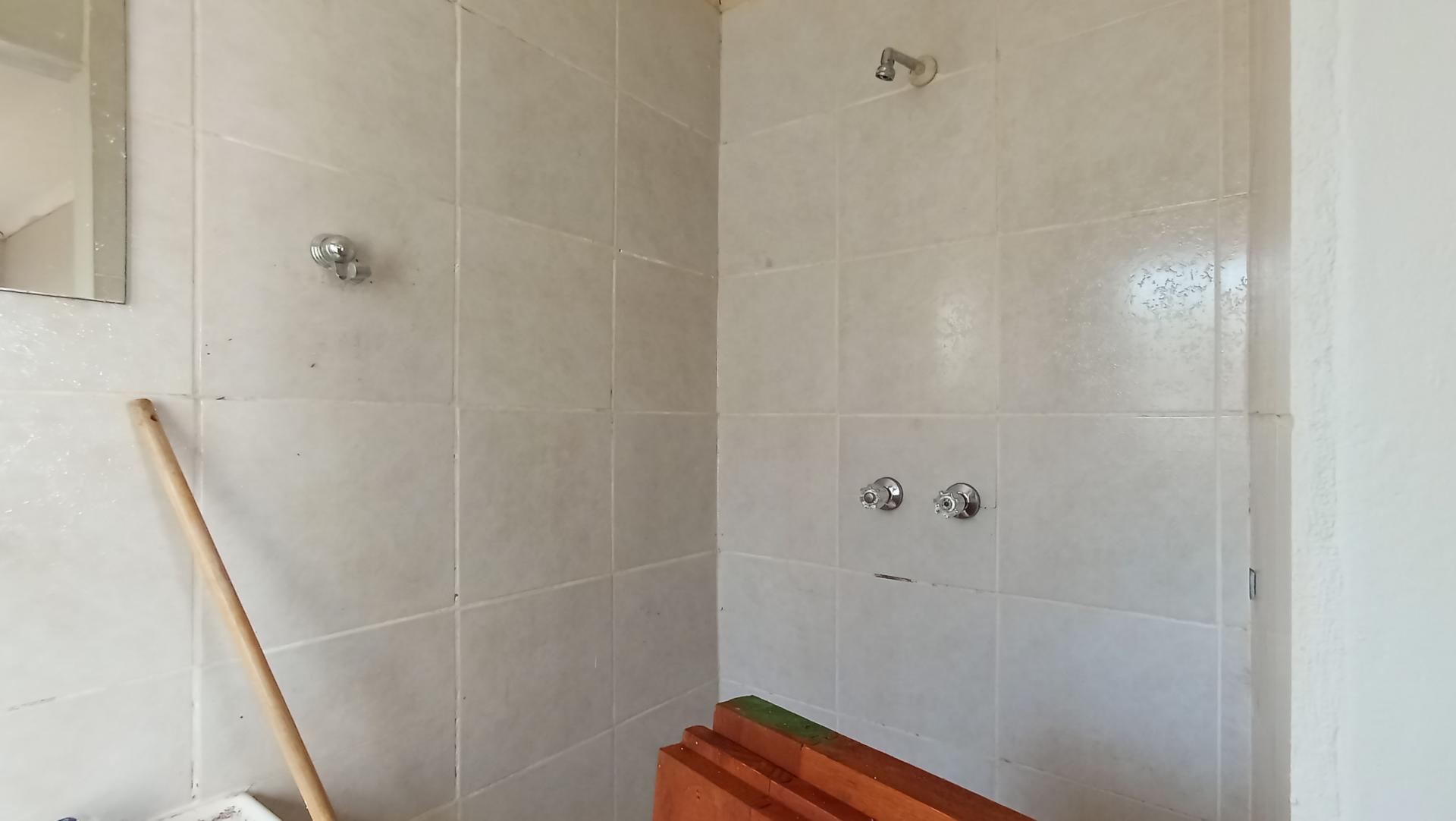 Staff Bathroom - 3 square meters of property in Faerie Glen