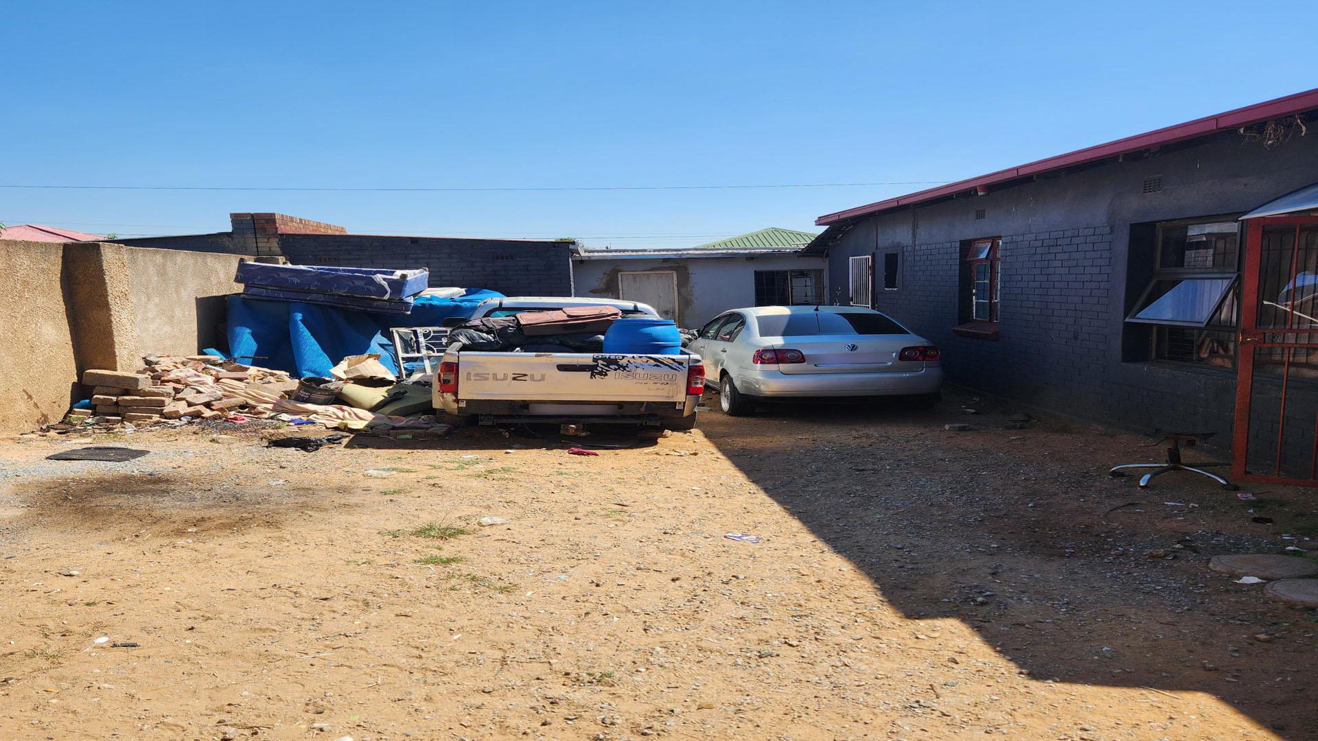 Spaces - 9 square meters of property in South Hills