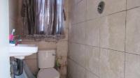 Bathroom 2 - 3 square meters of property in South Hills