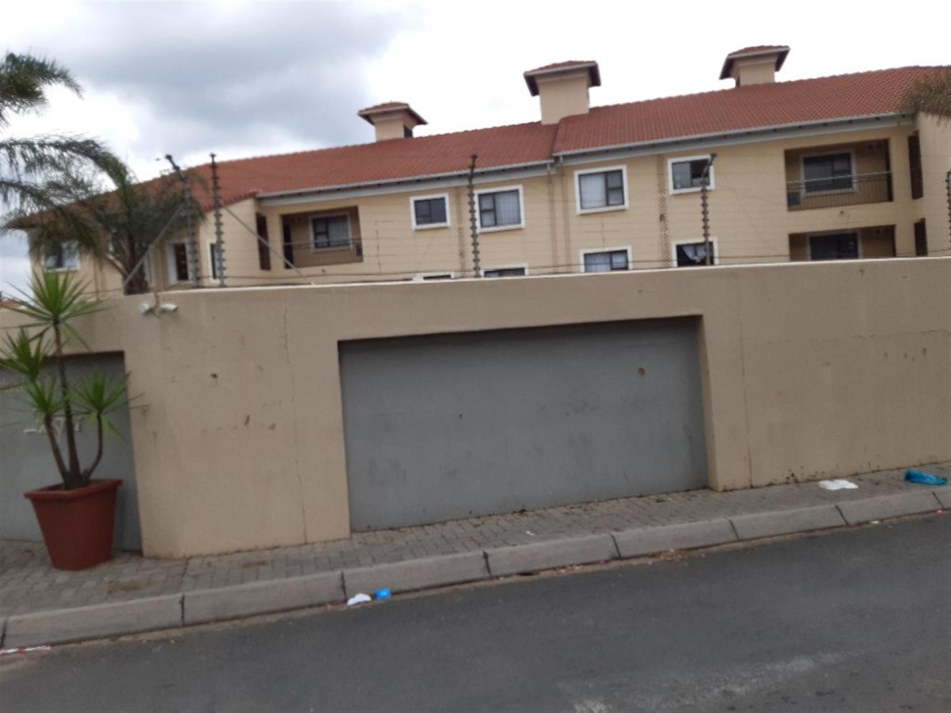Front View of property in Grand Central