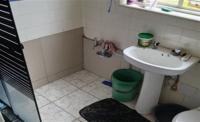 Bathroom 1 of property in Primrose