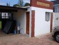 Front View of property in Primrose