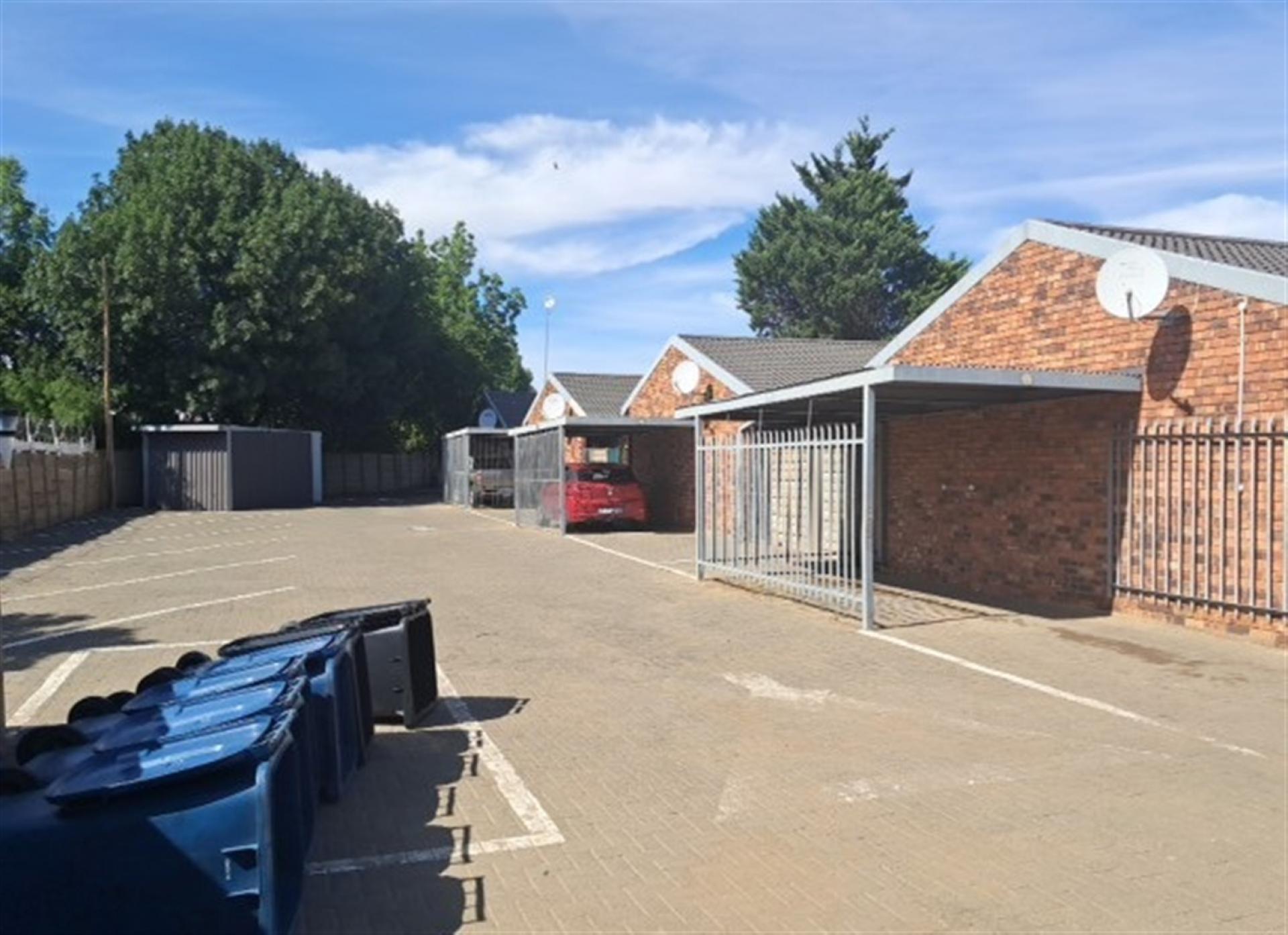 Front View of property in Willows
