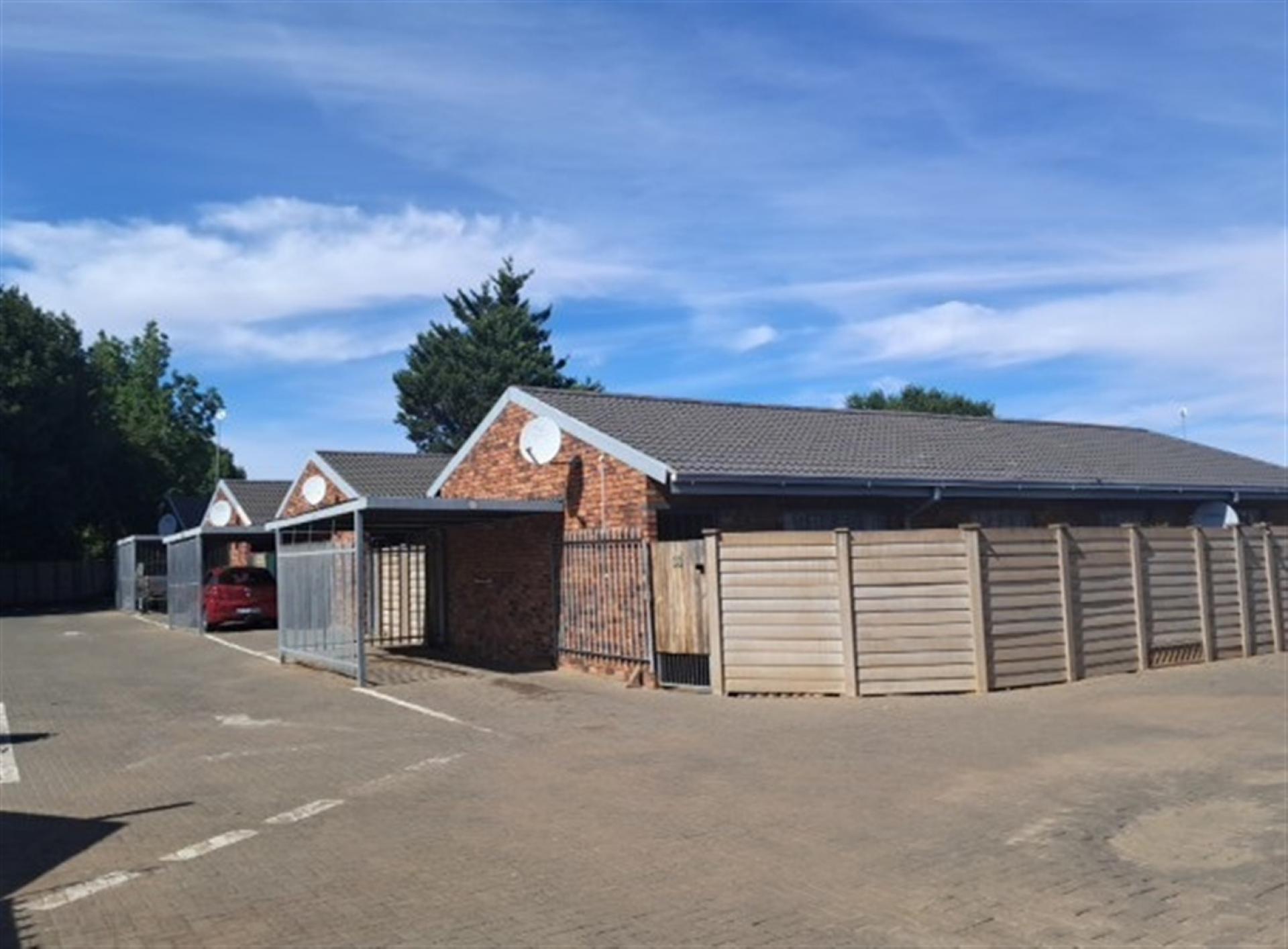 Front View of property in Willows