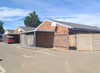 Front View of property in Willows