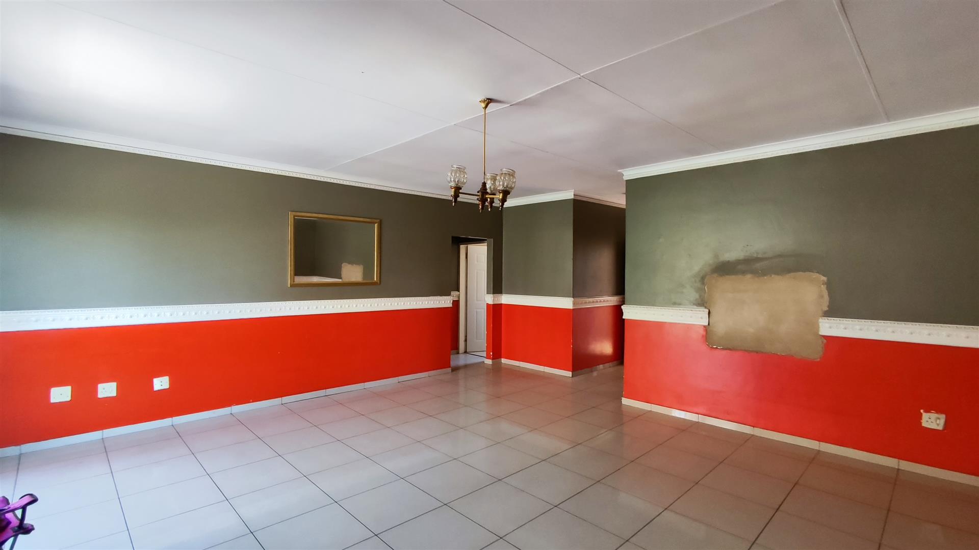 Lounges - 36 square meters of property in Vereeniging