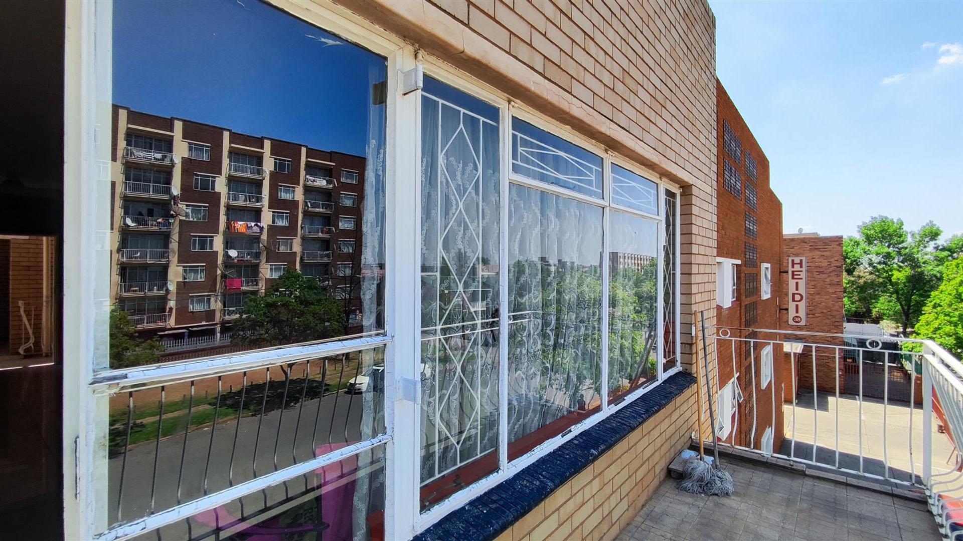 Balcony - 13 square meters of property in Vereeniging