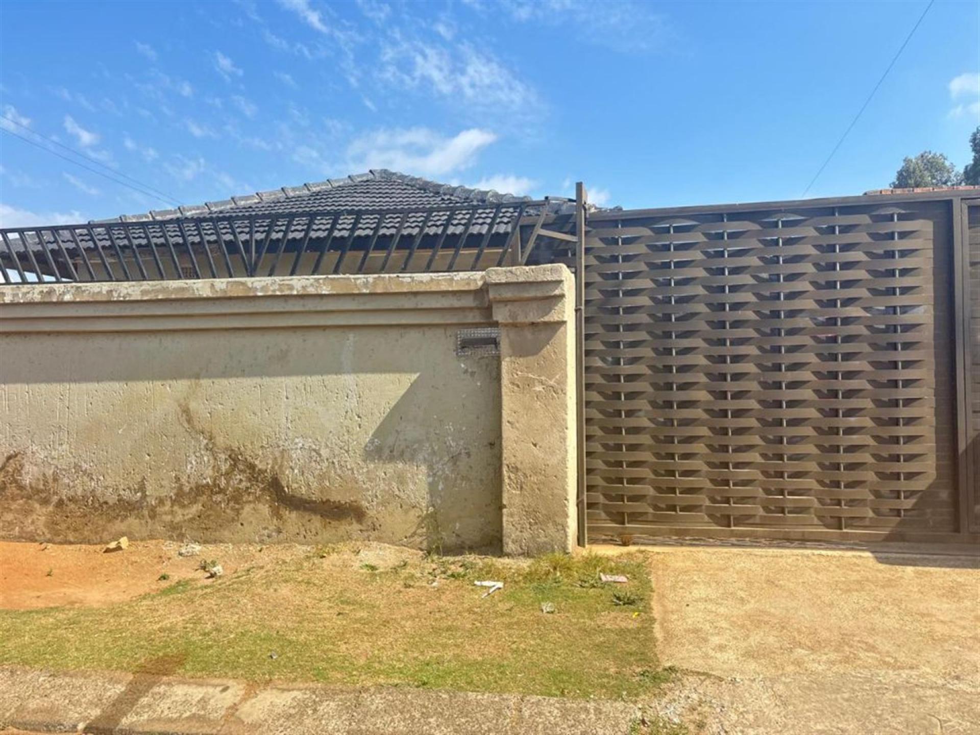 Front View of property in Mapetla