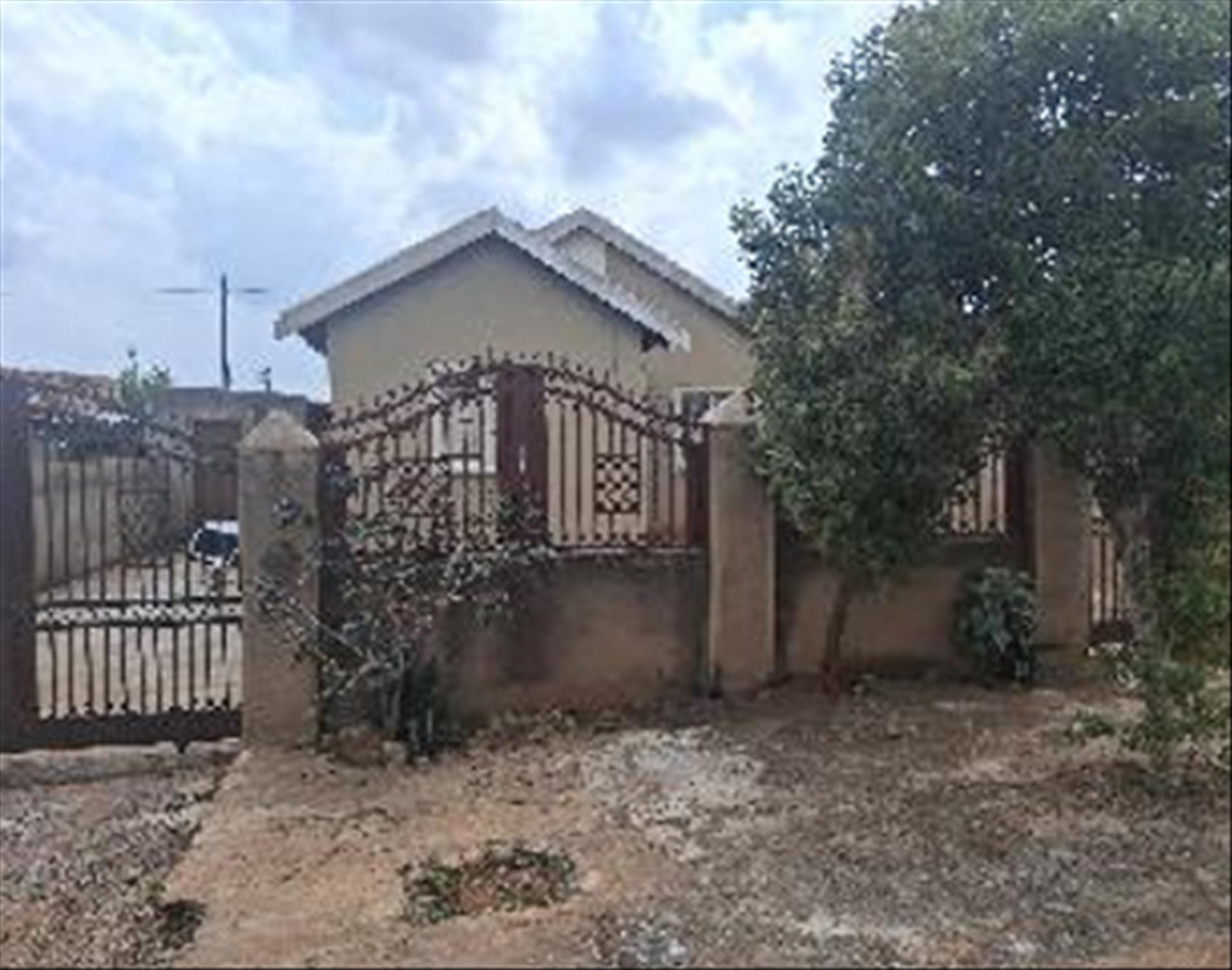 Front View of property in Gem Valley