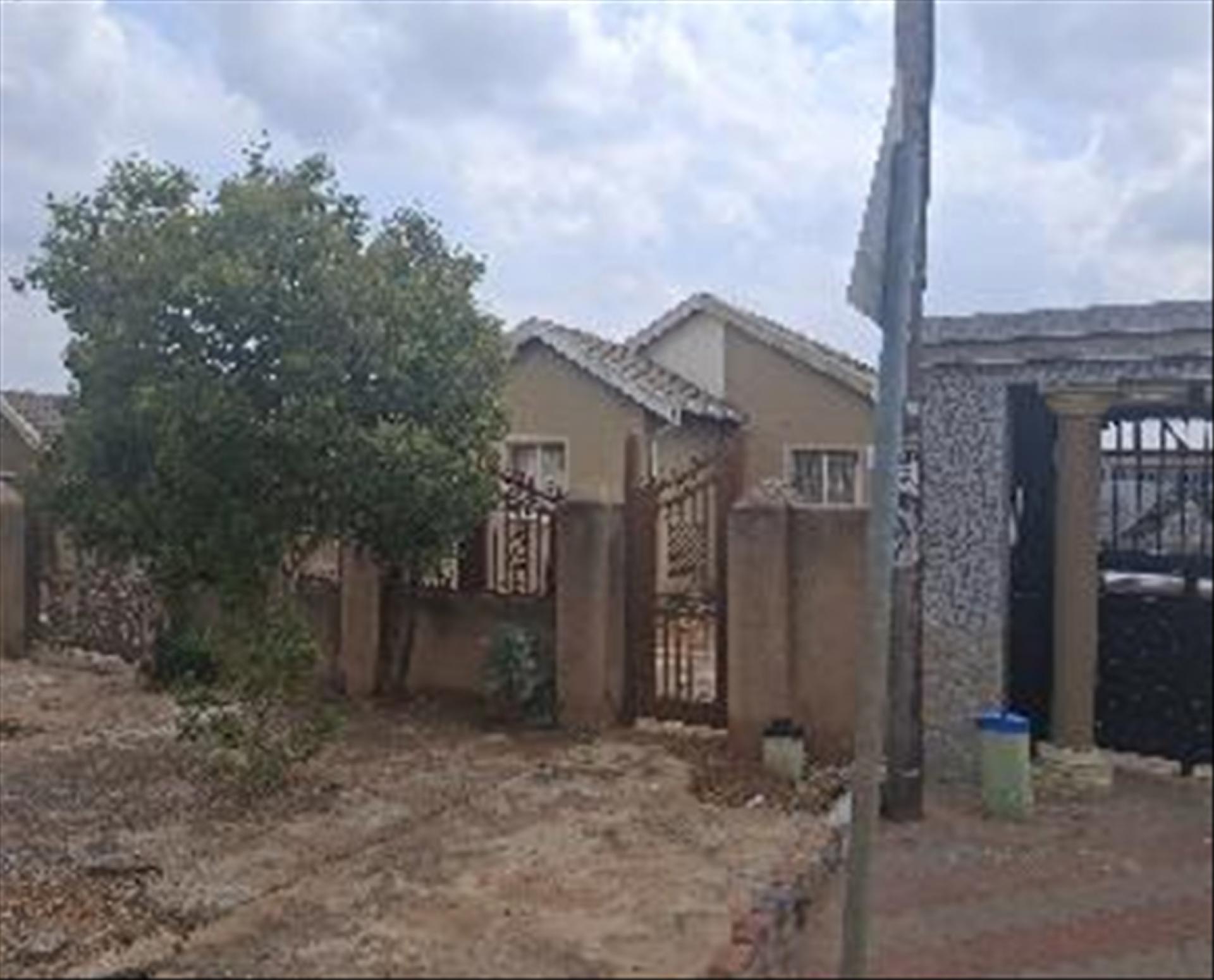 Front View of property in Gem Valley