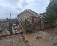 Front View of property in Gem Valley