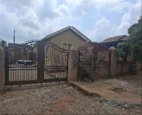 Front View of property in Gem Valley