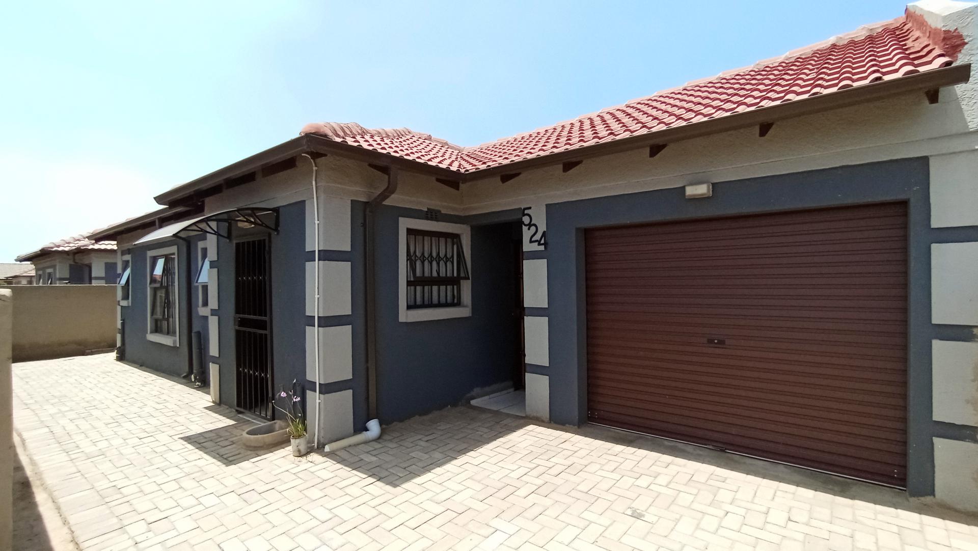 Front View of property in Vanderbijlpark