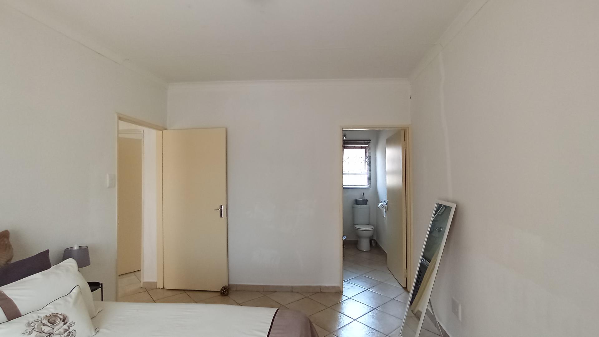 Main Bedroom - 12 square meters of property in Vanderbijlpark
