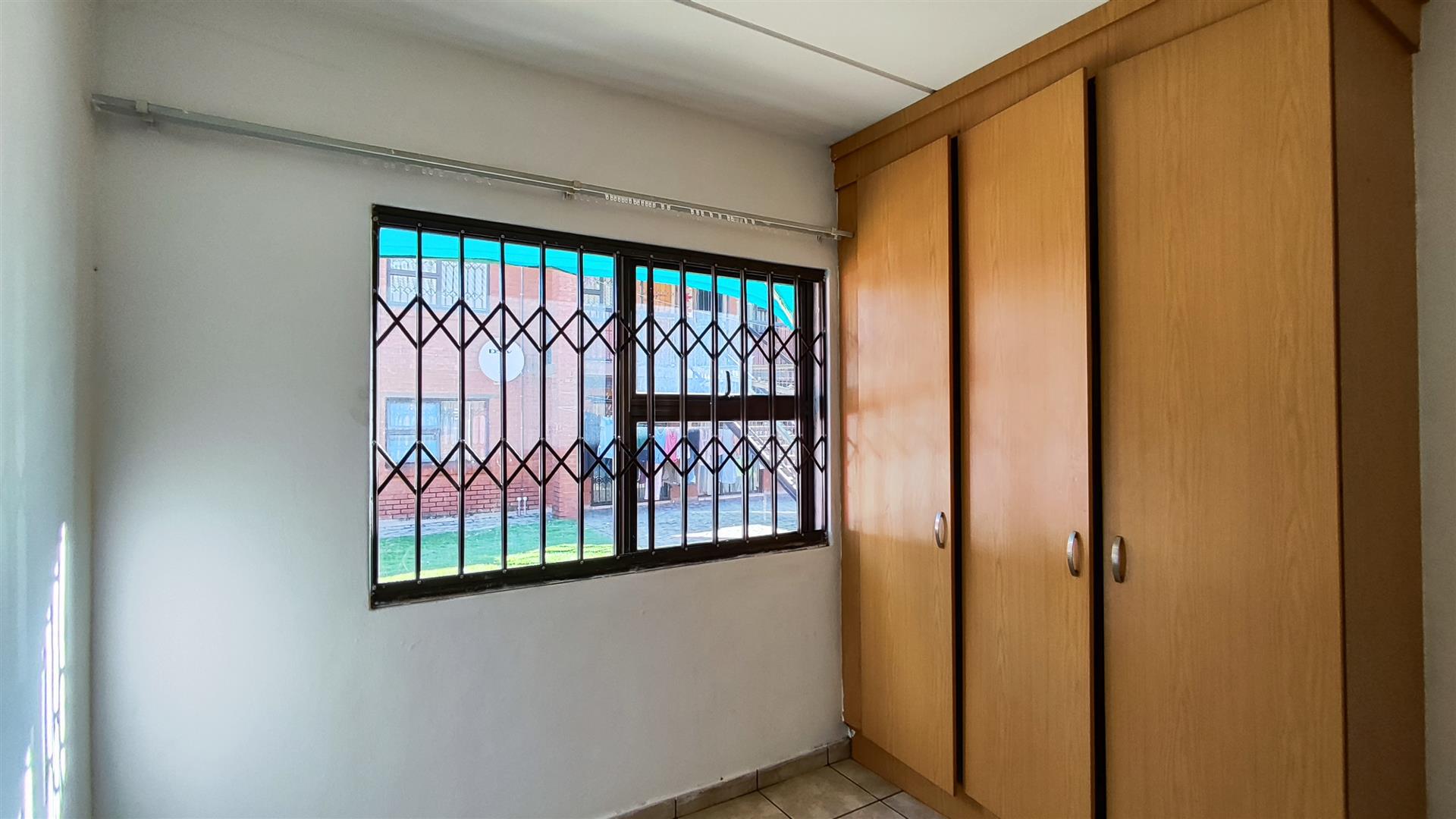 Bed Room 1 - 10 square meters of property in Anzac