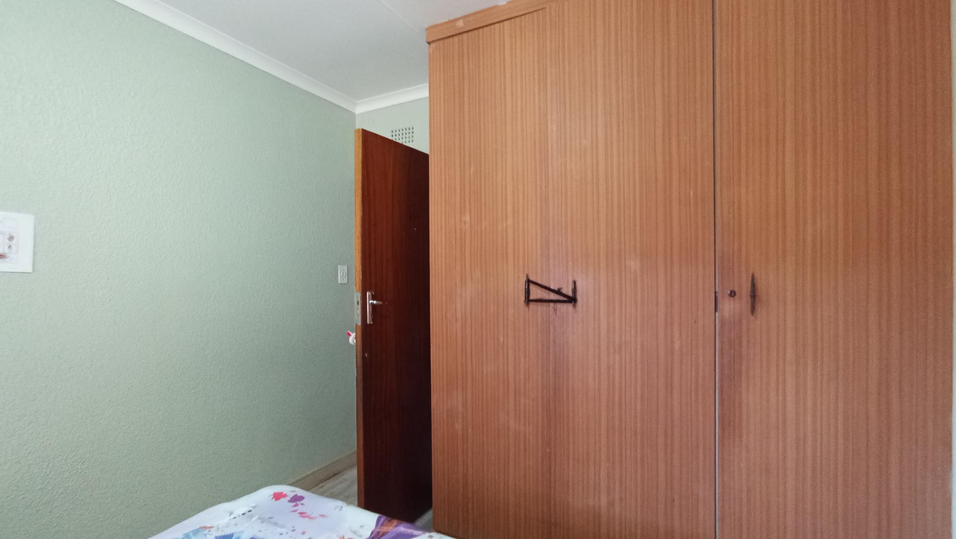 Bed Room 2 - 11 square meters of property in Rant-En-Dal