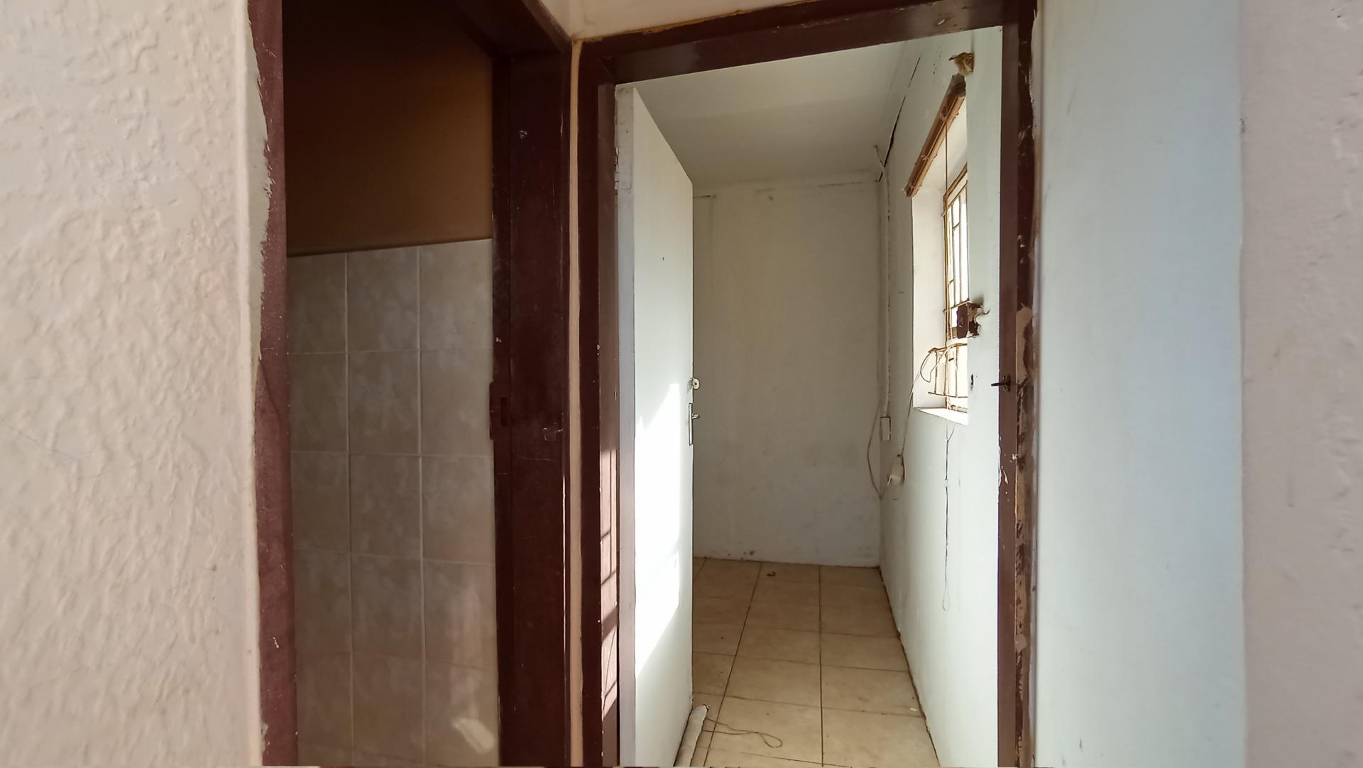 Staff Room - 10 square meters of property in Rant-En-Dal