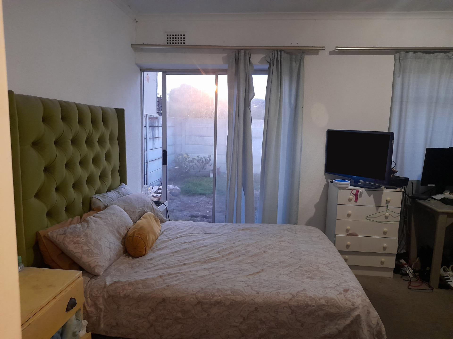 Bed Room 1 of property in Southfield