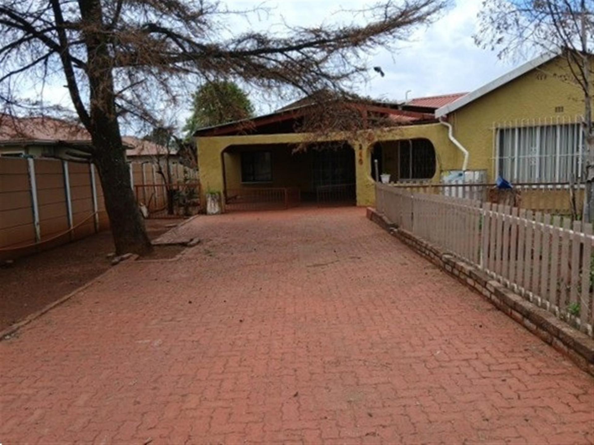 Front View of property in Daleside