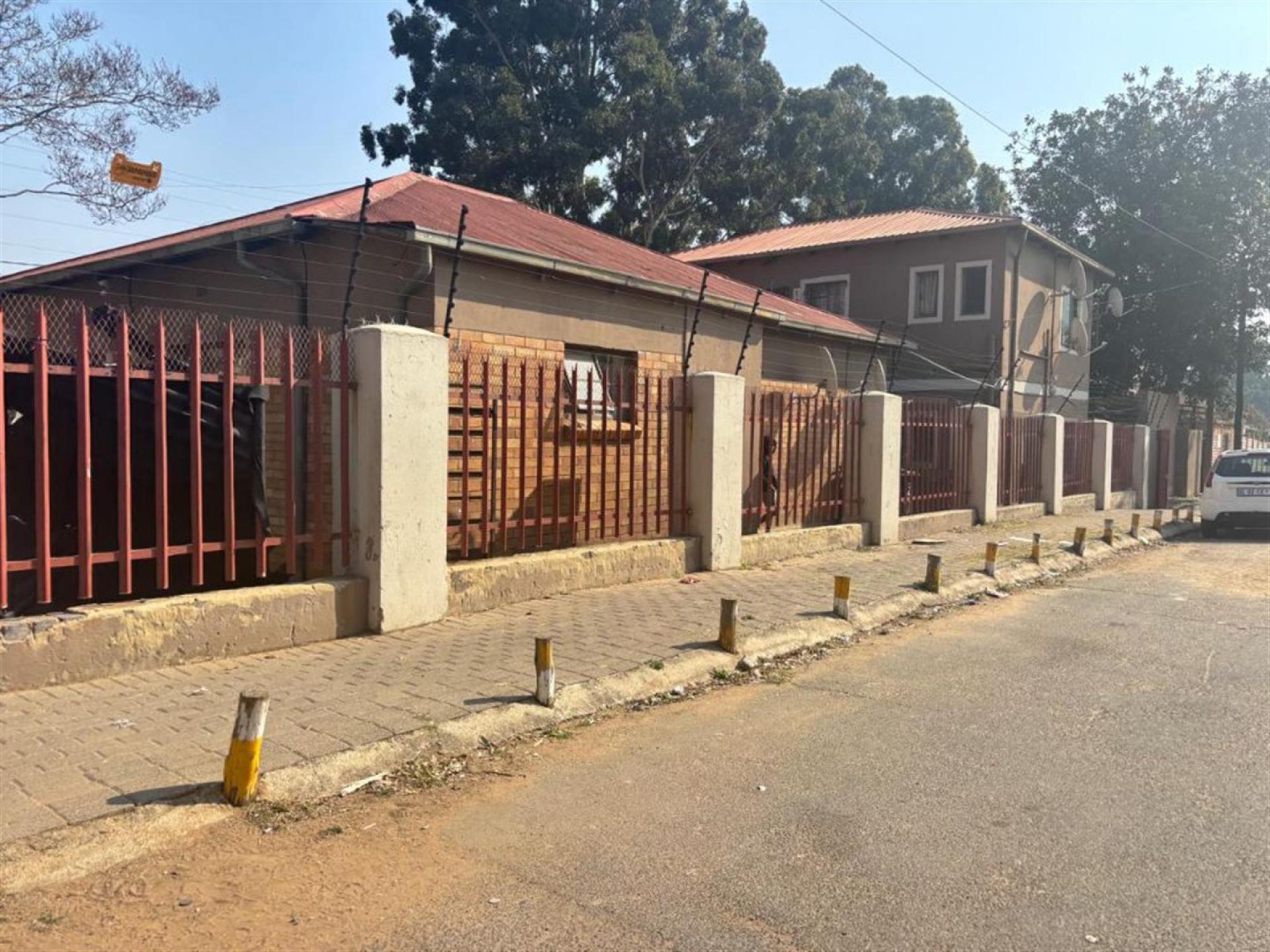 Front View of property in Rosettenville