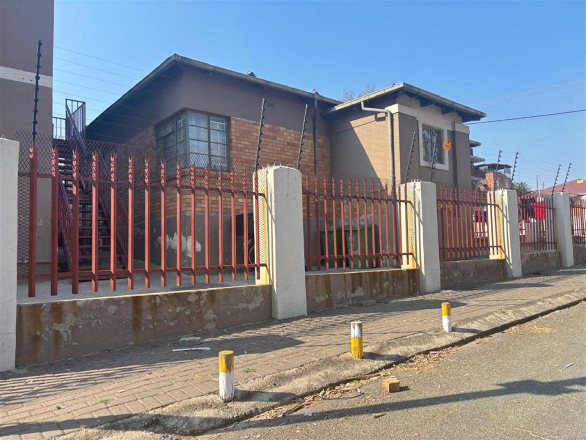 Front View of property in Rosettenville