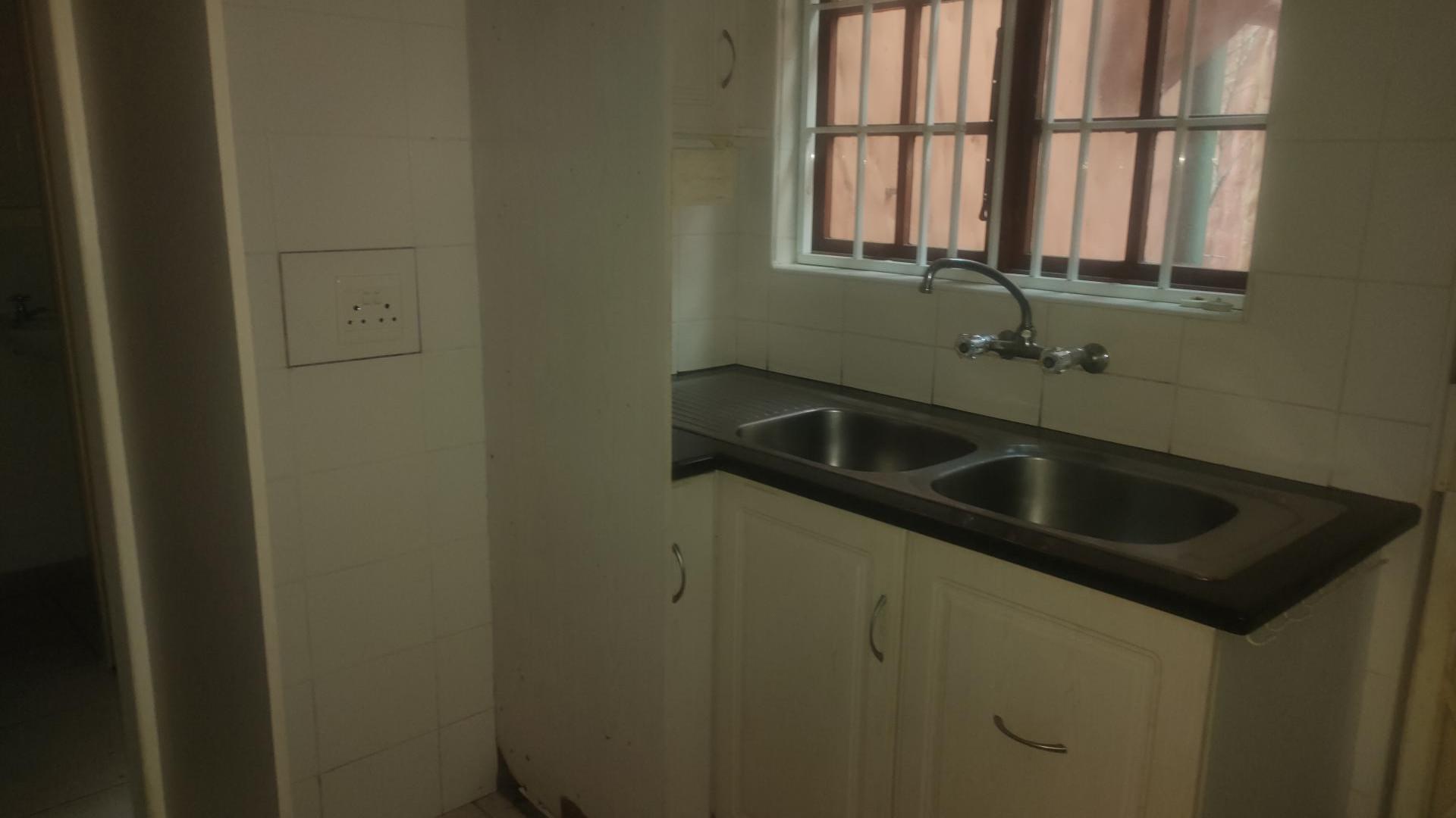 Kitchen of property in Padfield Park