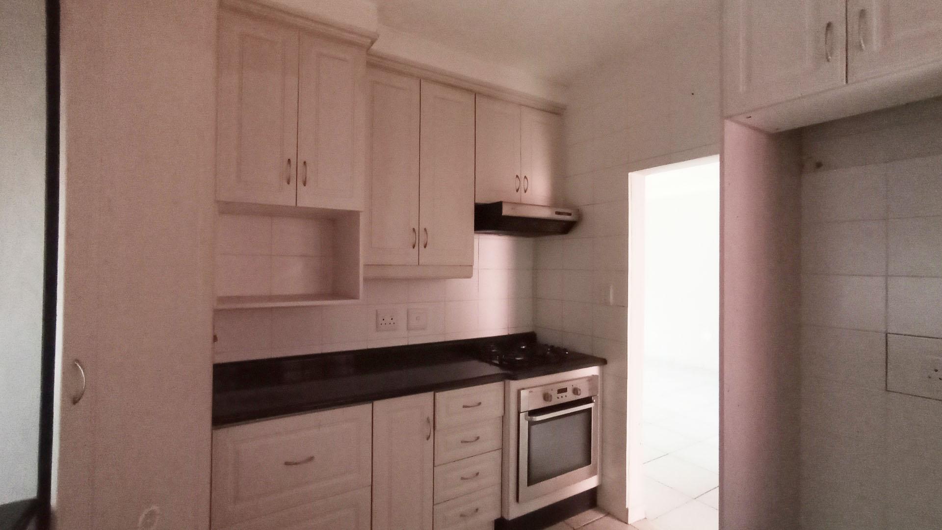 Kitchen - 11 square meters of property in Padfield Park