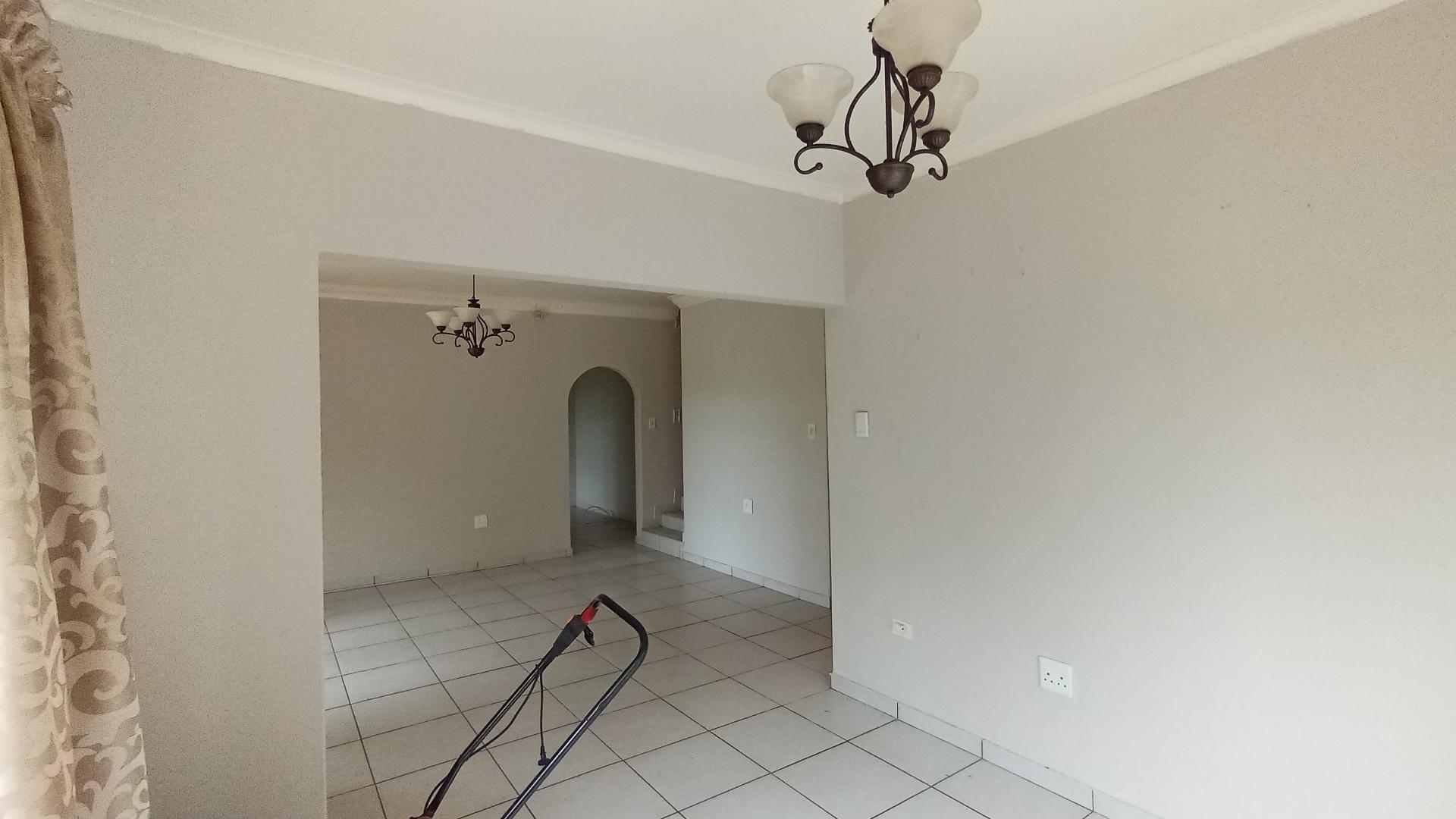 Dining Room - 11 square meters of property in Padfield Park