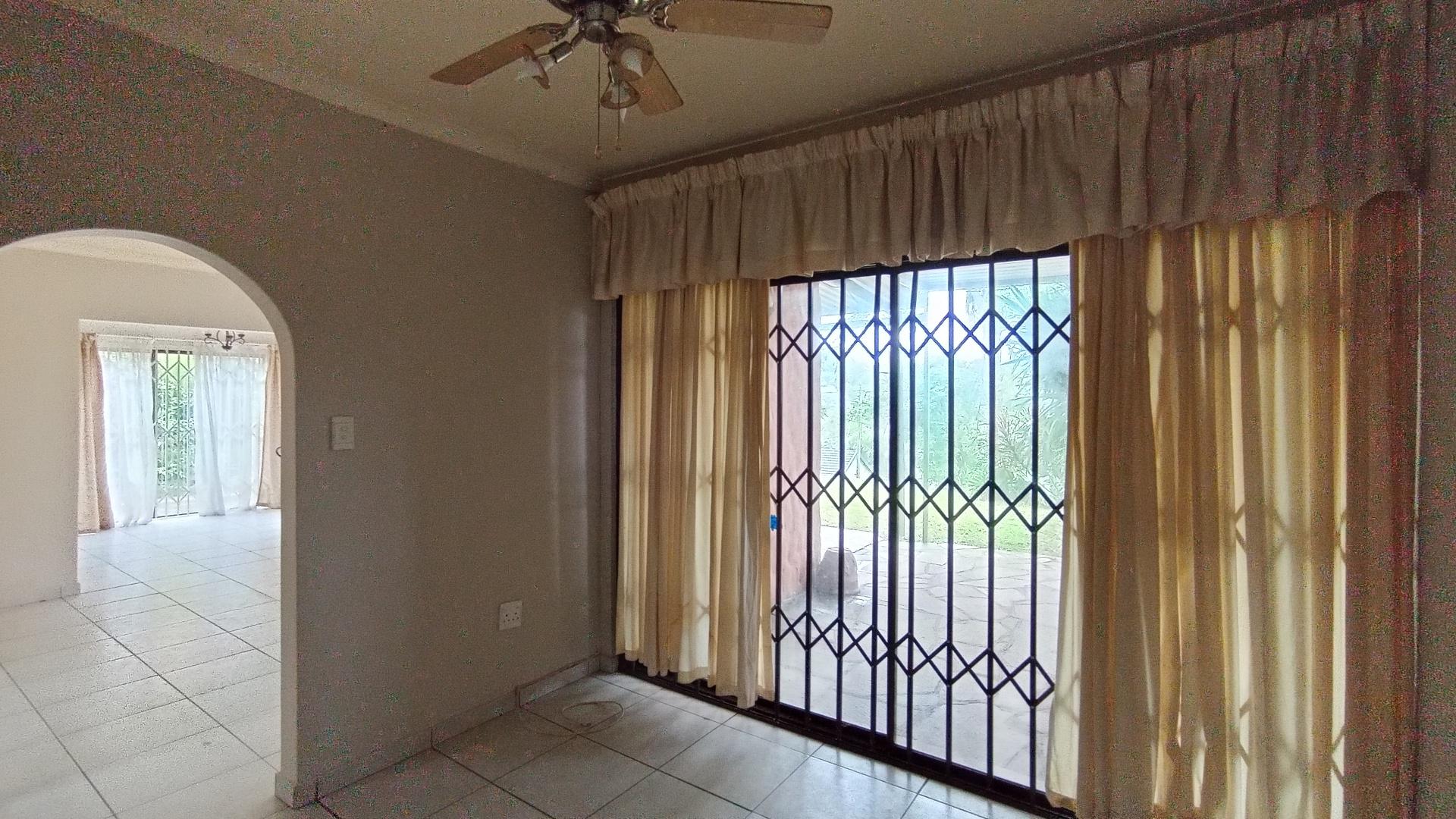 TV Room - 12 square meters of property in Padfield Park