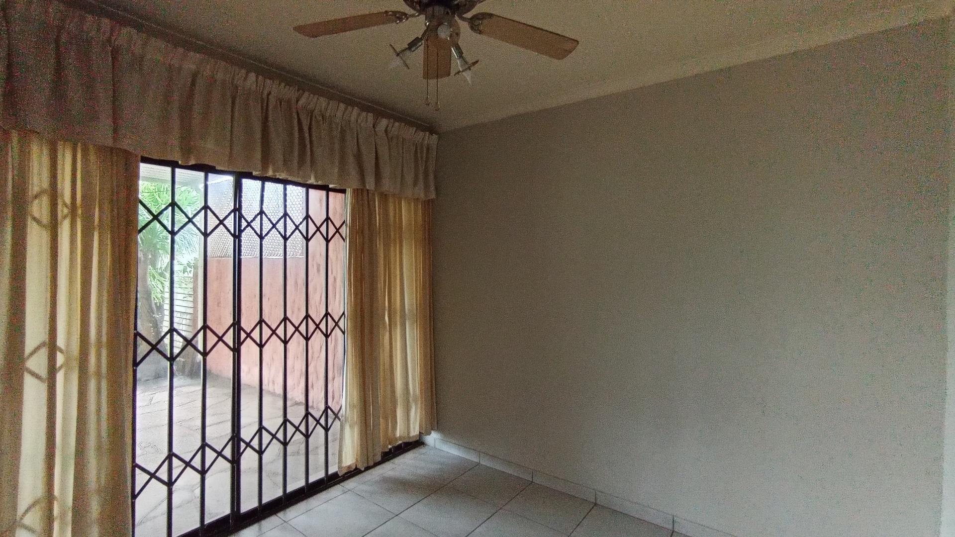 TV Room - 12 square meters of property in Padfield Park