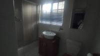 Bathroom 2 of property in Padfield Park