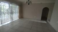 Lounges of property in Padfield Park