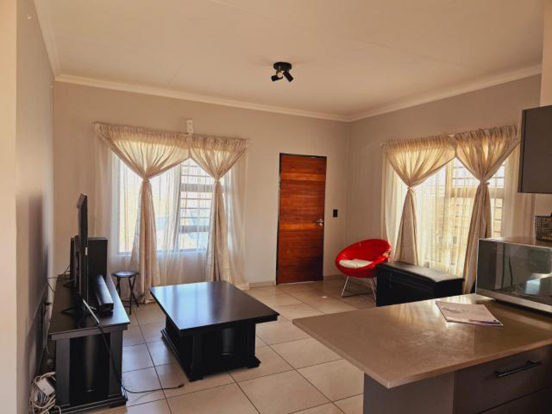 Lounges of property in Fleurhof