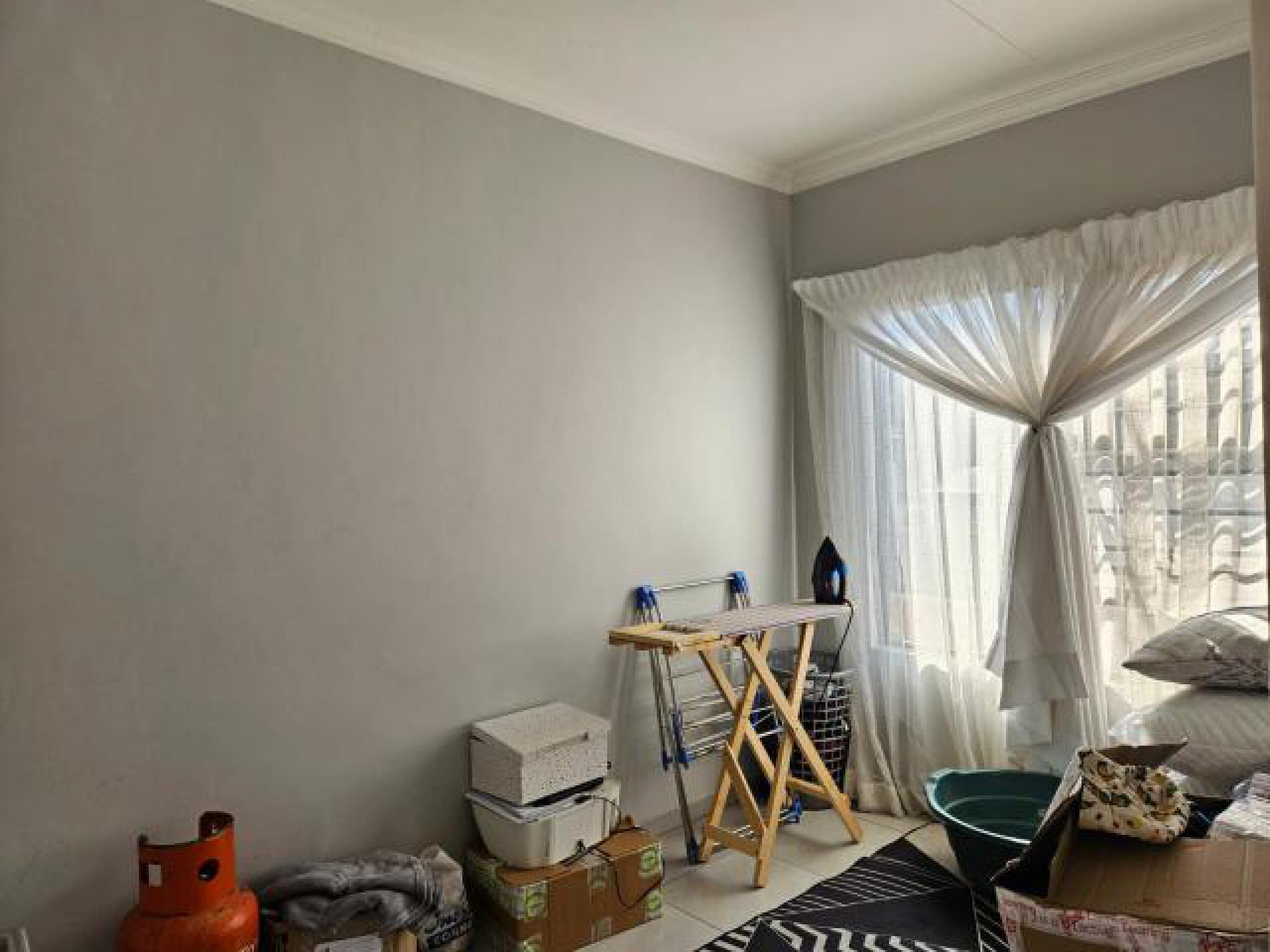 Bed Room 1 of property in Fleurhof