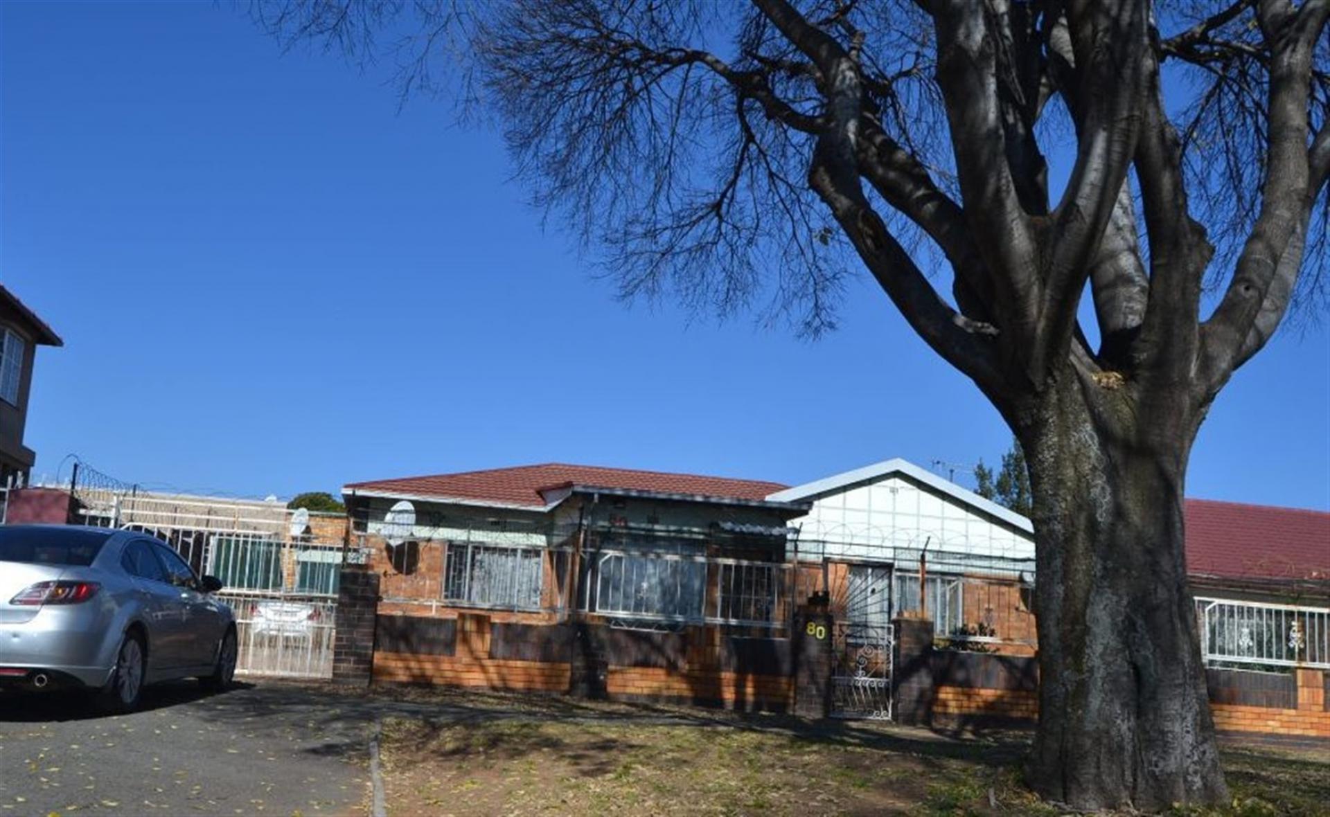Front View of property in Rewlatch