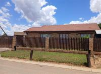Front View of property in Heidedal