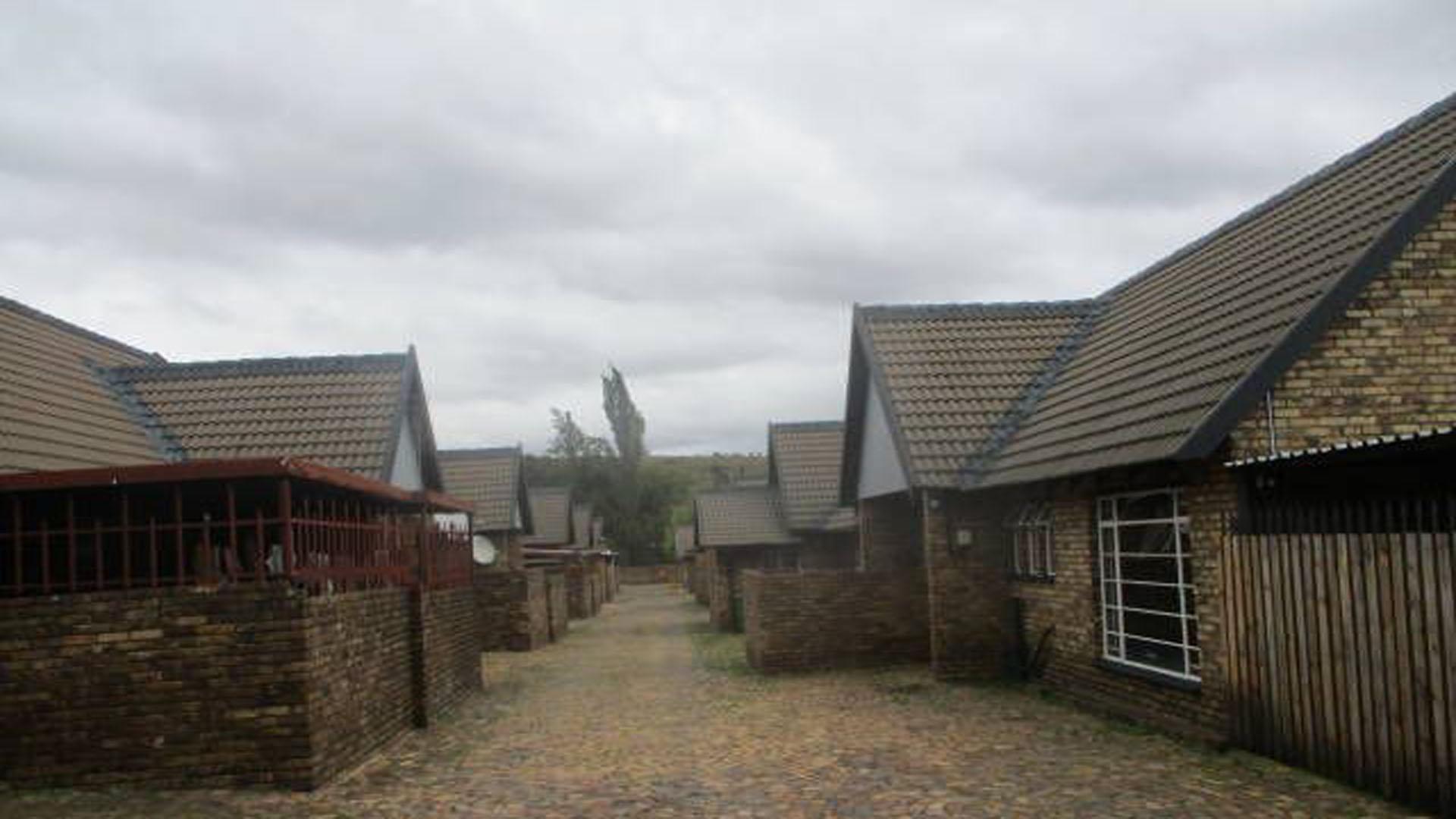 Front View of property in Middelburg - MP