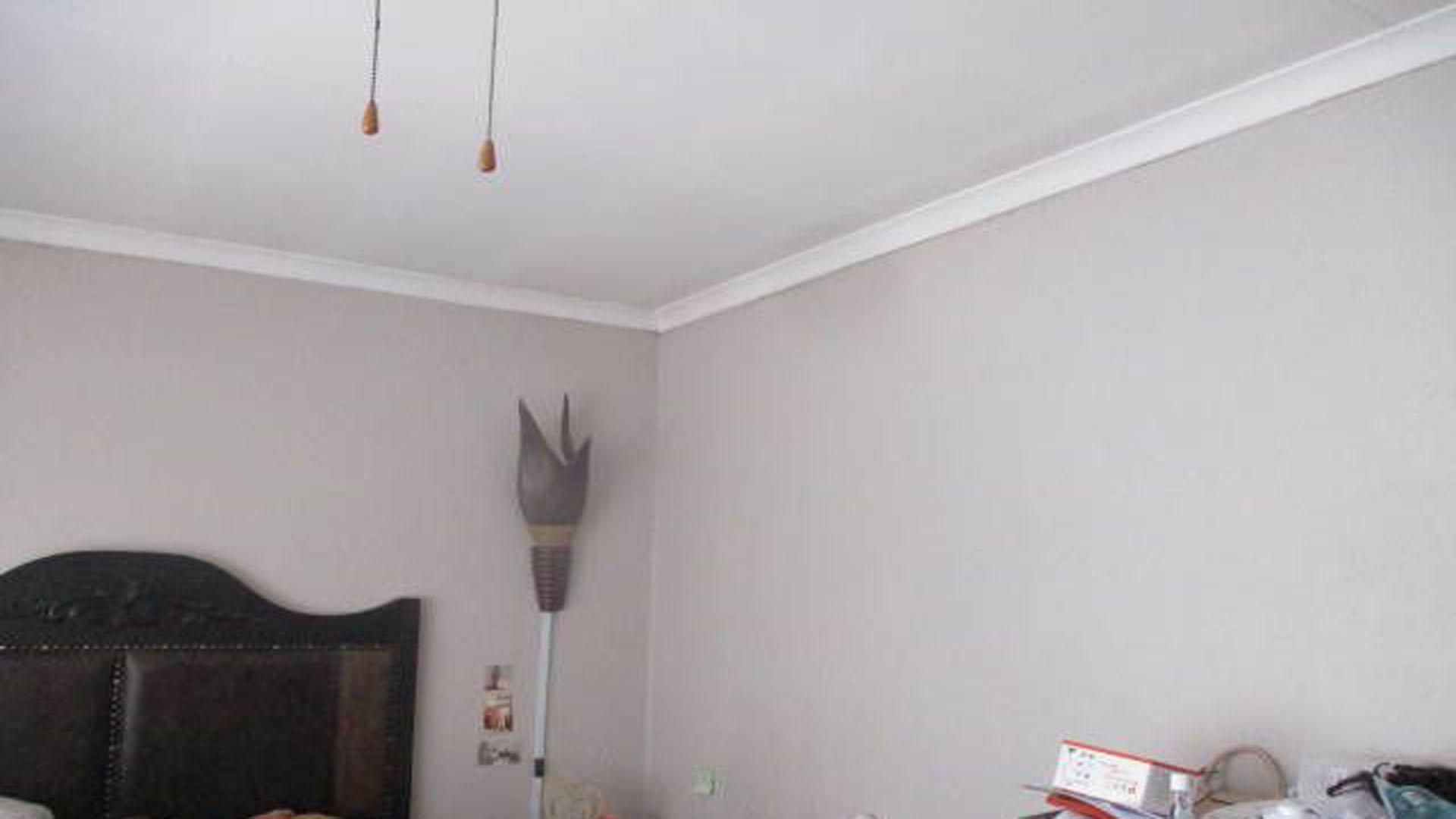 Bed Room 1 of property in Middelburg - MP