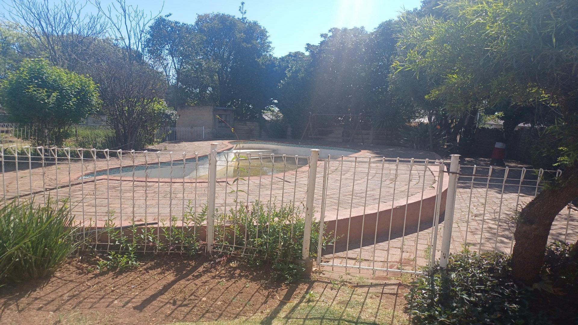 Swimming Pool of property in Horison