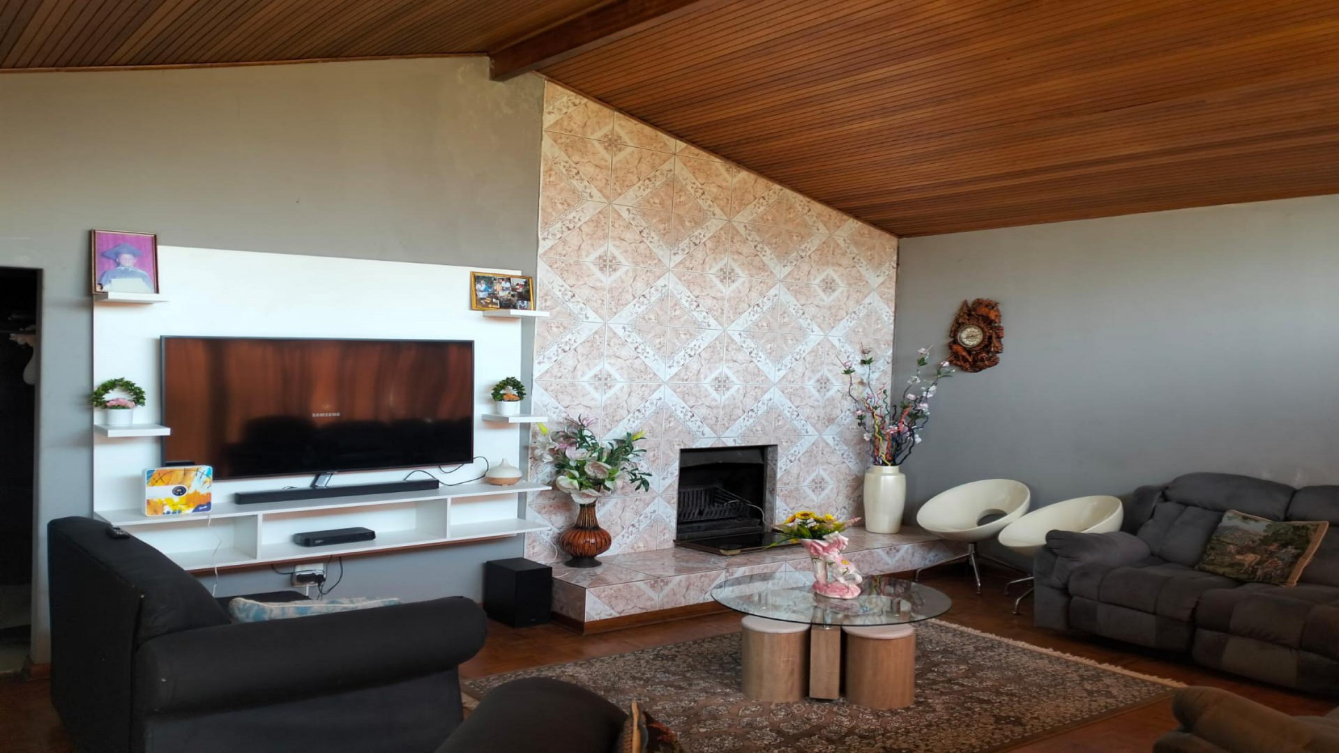 Lounges of property in Horison
