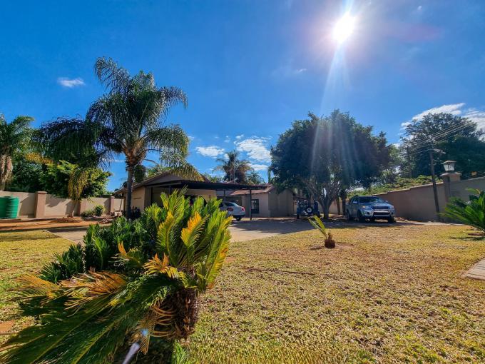 House for Sale For Sale in Welgelegen (Polokwane) - MR637605
