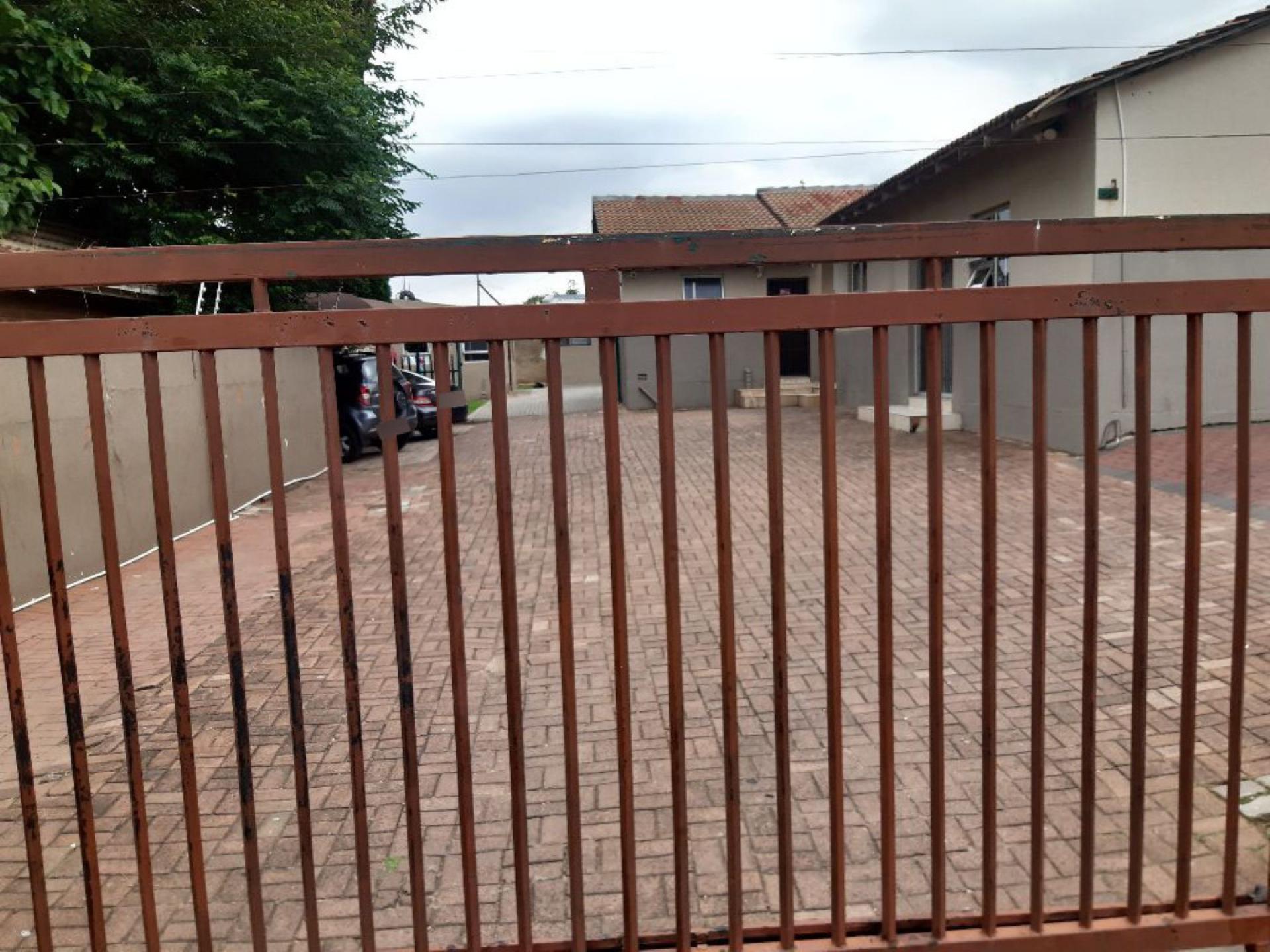 Front View of property in Corlett Gardens