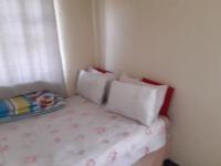 Main Bedroom of property in Corlett Gardens