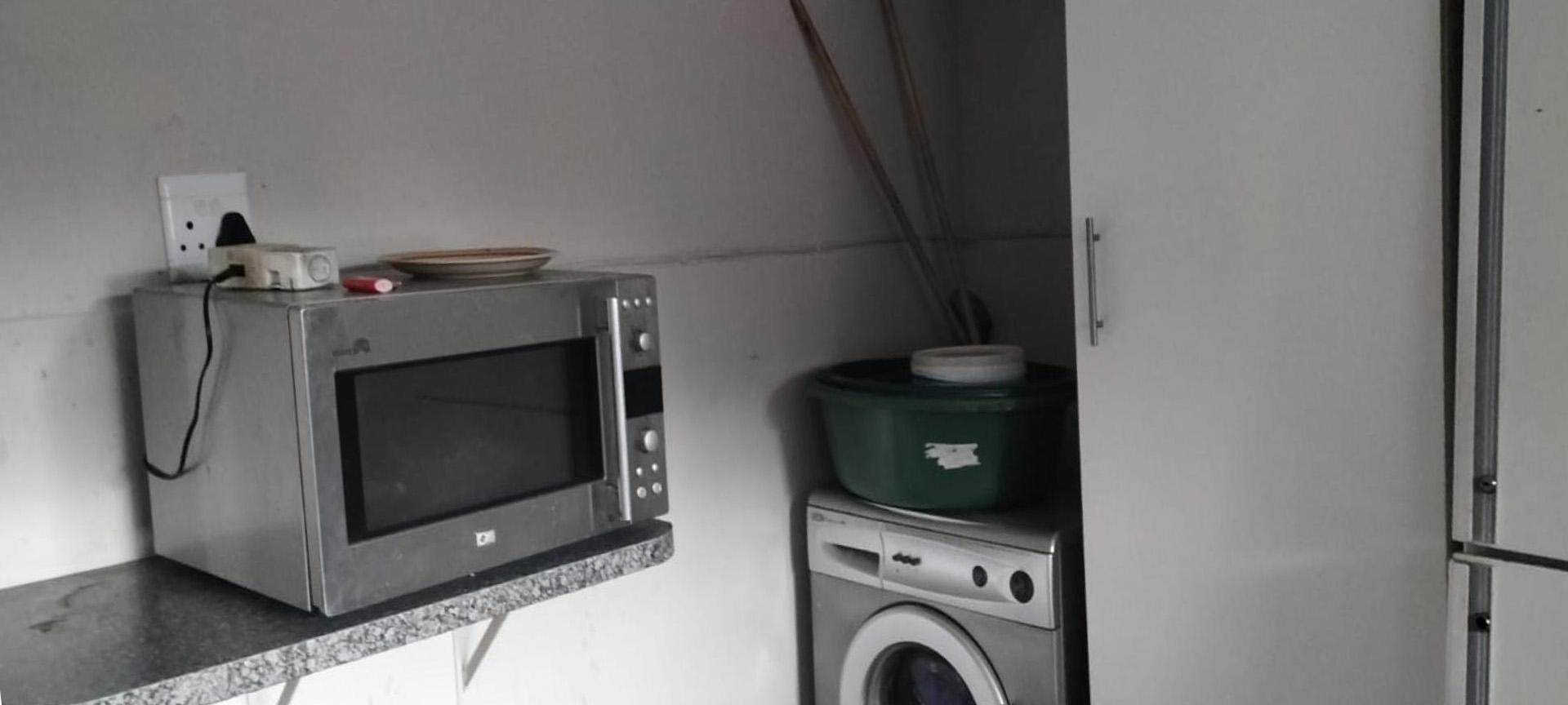 Kitchen - 15 square meters of property in Bezuidenhout Valley